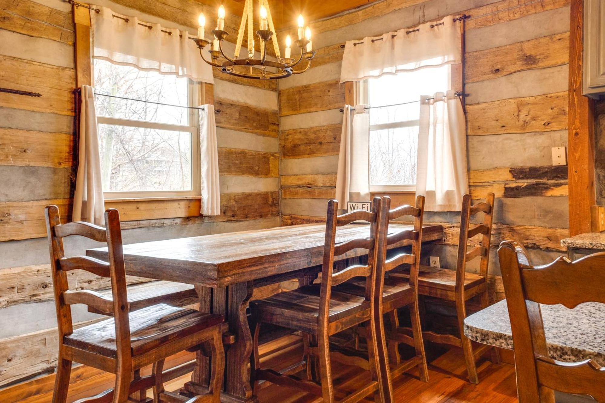 Spacious Gatlinburg Cabin With Hot Tub And Game Room! 외부 사진